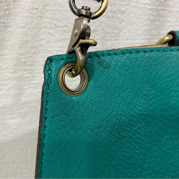 Free People Purse and Detachable Wristlet Green With Brass Color Hardware - Picture 9 of 12